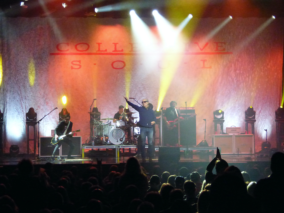 Collective Soul breaks concert rules on night one at Fallsview