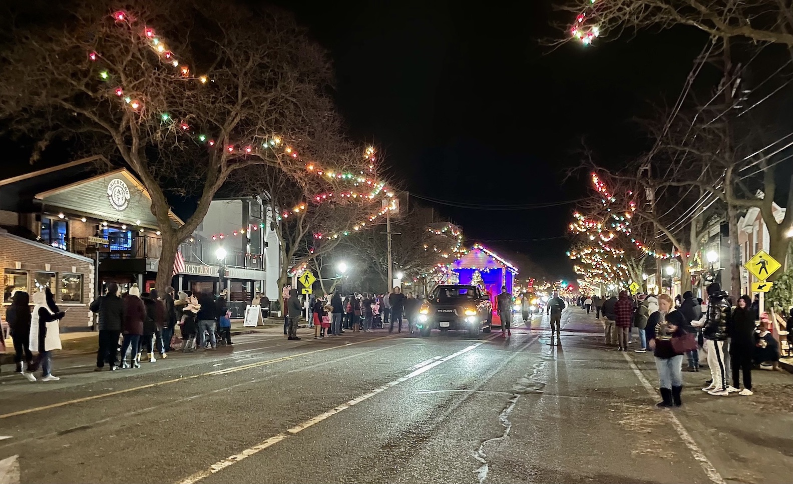 VIDEO Lewiston Christmas Lights Parade debuts